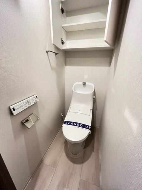 クレヴィアリグゼ日暮里のトイレ