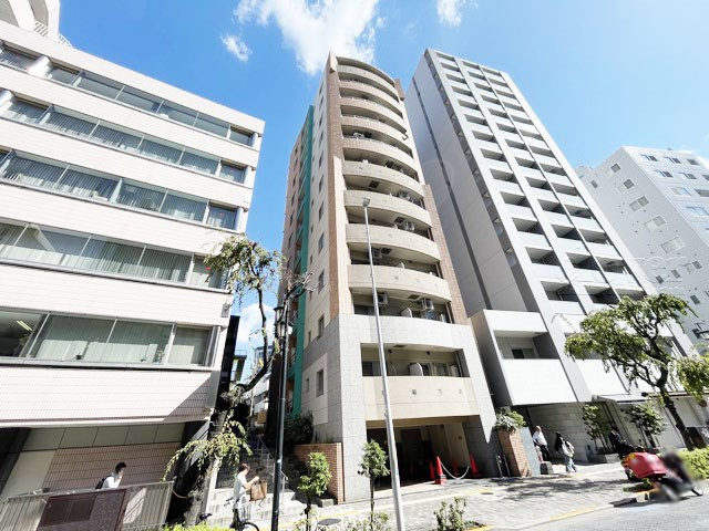 【現況写真】 | ジェイパーク渋谷イーストスクエア | 外観と前面道路の様子。～即日のご見学可能～　お問合せはお気軽にどうぞ。
