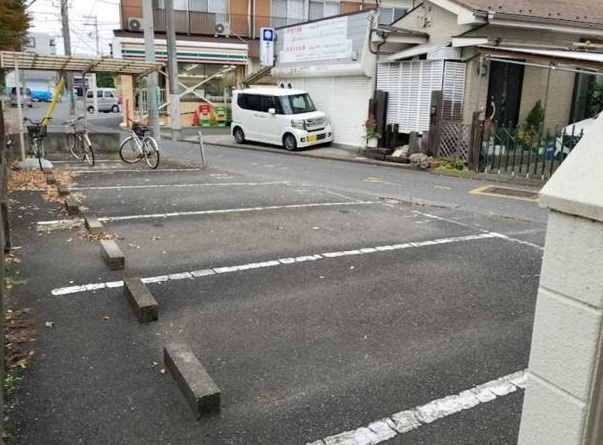ローズマンション白糸台第2の駐車場|※別号室参考写真です