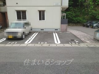 クレルＭの駐車場