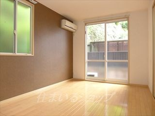 クレルＭの居間・リビング|エアコン付き
