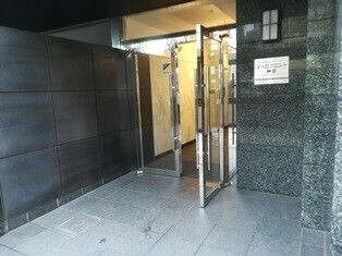 メトロフロント神田のエントランス