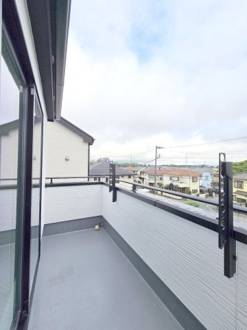 青梅市新町5丁目 新築戸建 全4棟のバルコニー