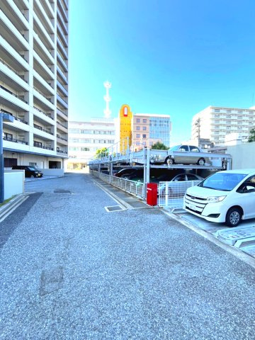 ラ・ヴィーダ西宮の駐車場