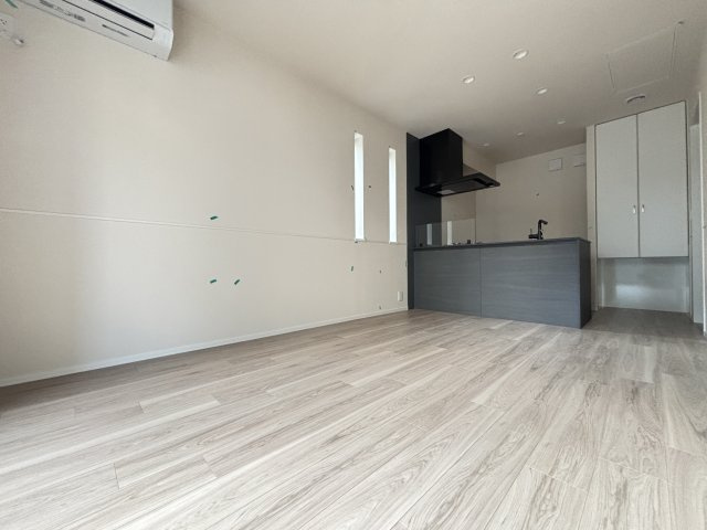 Urban　RISM  Court　西宮北口の居間・リビング
