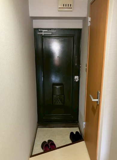 辰巳マンションの玄関