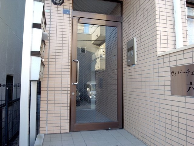 ヴィバーチェ六甲のエントランス