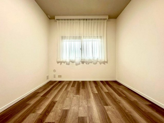 菱興マンションの洋室|室内は清潔感があり、どなたにも好まれるシンプルで上質な仕上がりです。