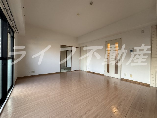 フローリッシュ北田の居間・リビング|こちらの居間で趣味の時間をお楽しみください