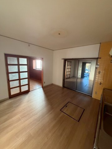 糟屋郡粕屋町酒殿２丁目の一戸建ての居間・リビング
