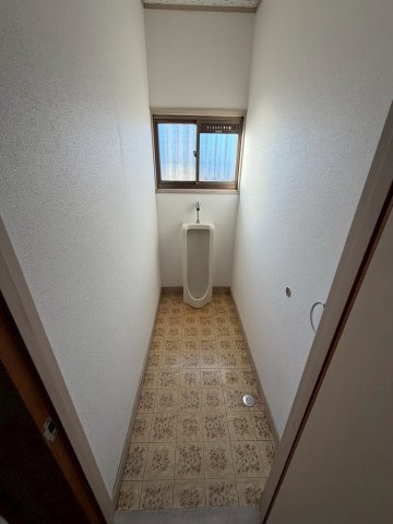 糟屋郡粕屋町酒殿２丁目の一戸建てのトイレ