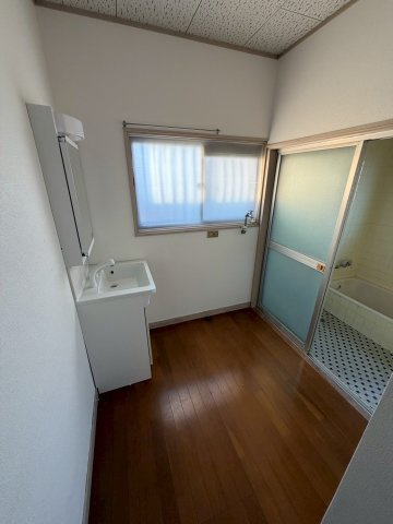 糟屋郡粕屋町酒殿２丁目の一戸建ての洗面所
