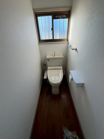 糟屋郡粕屋町酒殿２丁目の一戸建てのトイレ