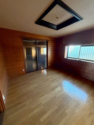 糟屋郡粕屋町酒殿２丁目の一戸建ての居間・リビング
