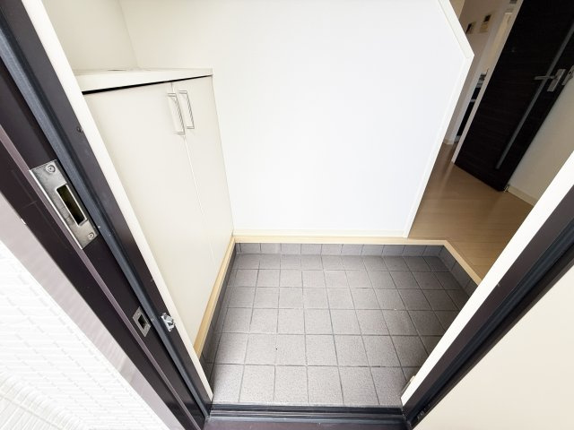 ベルセ福井の玄関