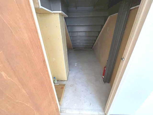 岡崎市百々町　清水ビルの内装