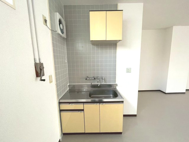 岡崎市百々町　清水ビルのキッチン
