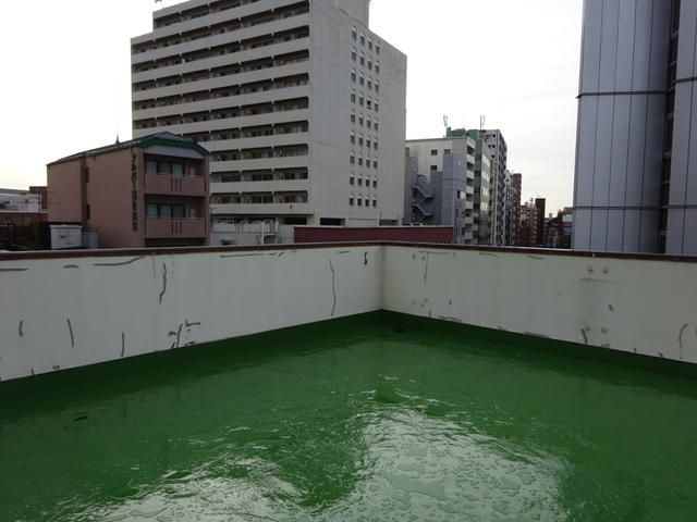 国土池袋ビルのバルコニー