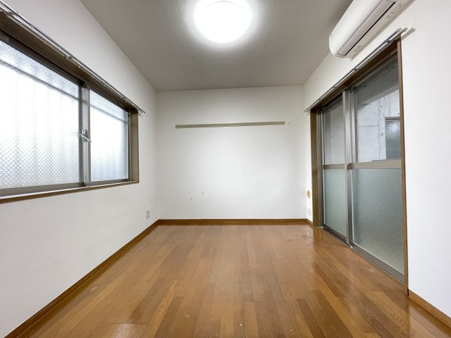 モンシャトー参番館の居間・リビング