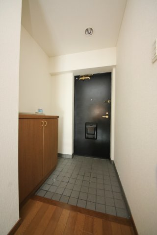 ウイング瀬木の玄関