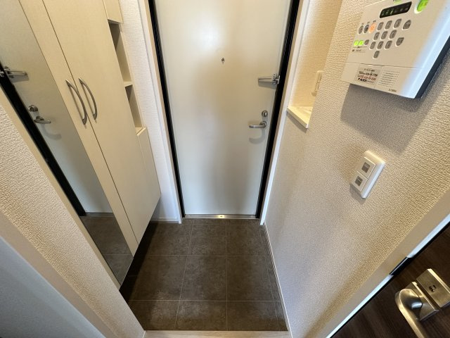 ドゥソレイユの玄関|明るい玄関です