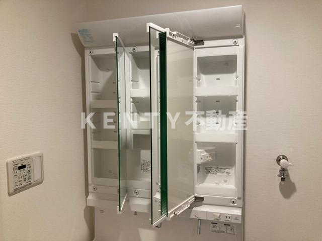 【洗面所】 | キャナルテラス品川 | 明るい洗面所です