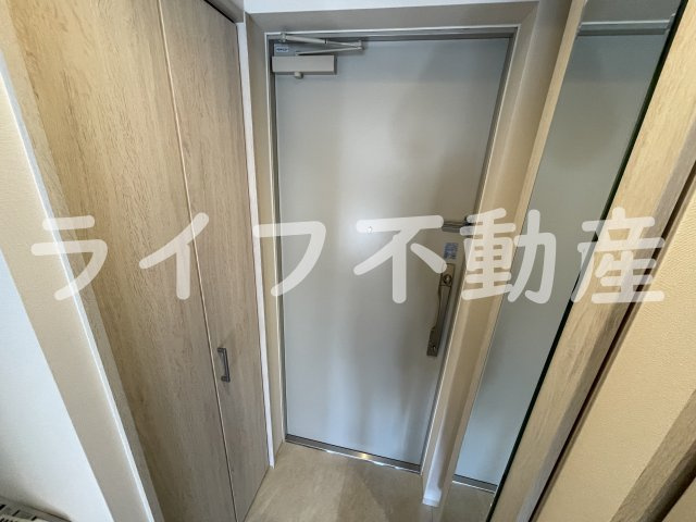 メゾンキコー今里の玄関|収納もある玄関です