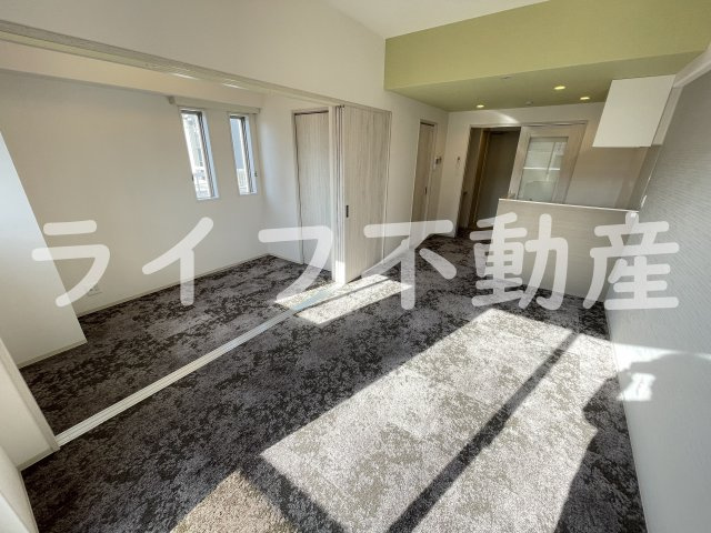メゾンキコー今里の洋室|落ち着いた色調の洋室です