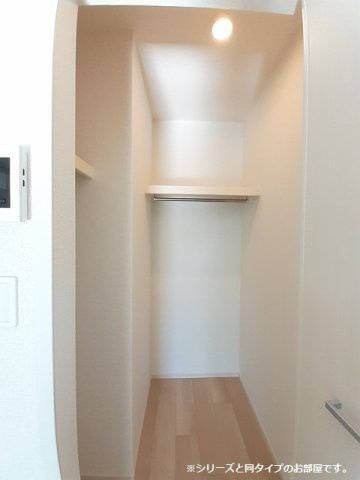 エイス　クラウディアの収納