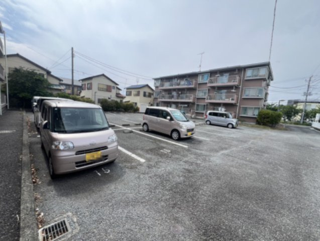 樋ノ口ハイツの駐車場