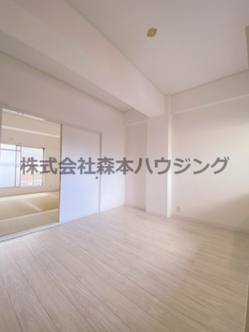 【居間・リビング】 | 　橋爪ビル | きれいな居間です