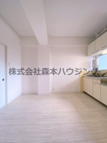 【居間・リビング】 | 　橋爪ビル | 明るい居間です