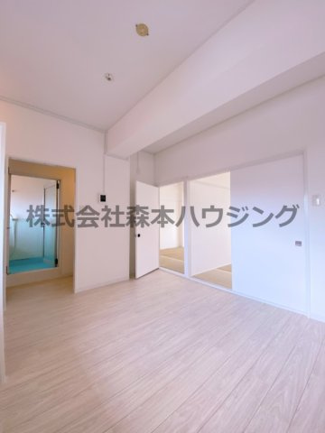 【居間・リビング】 | 　橋爪ビル | こちらの居間で趣味の時間をお楽しみください