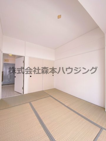 【寝室】 | 　橋爪ビル | 落ち着いて過ごせるお部屋なので、寝室にいかがでしょうか