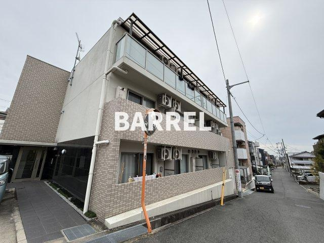 ロイヤルコート千里山の外観