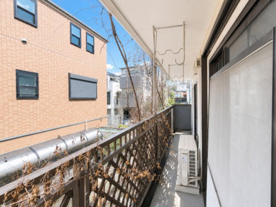 【バルコニー】 | ◆南区中島中古住宅◆ | ◆日当たり良好なバルコニー！毎日のお洗濯にも嬉しいですね！（AI加工済み）