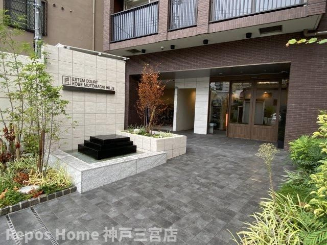 エステムコート神戸元町ヒルズのエントランス
