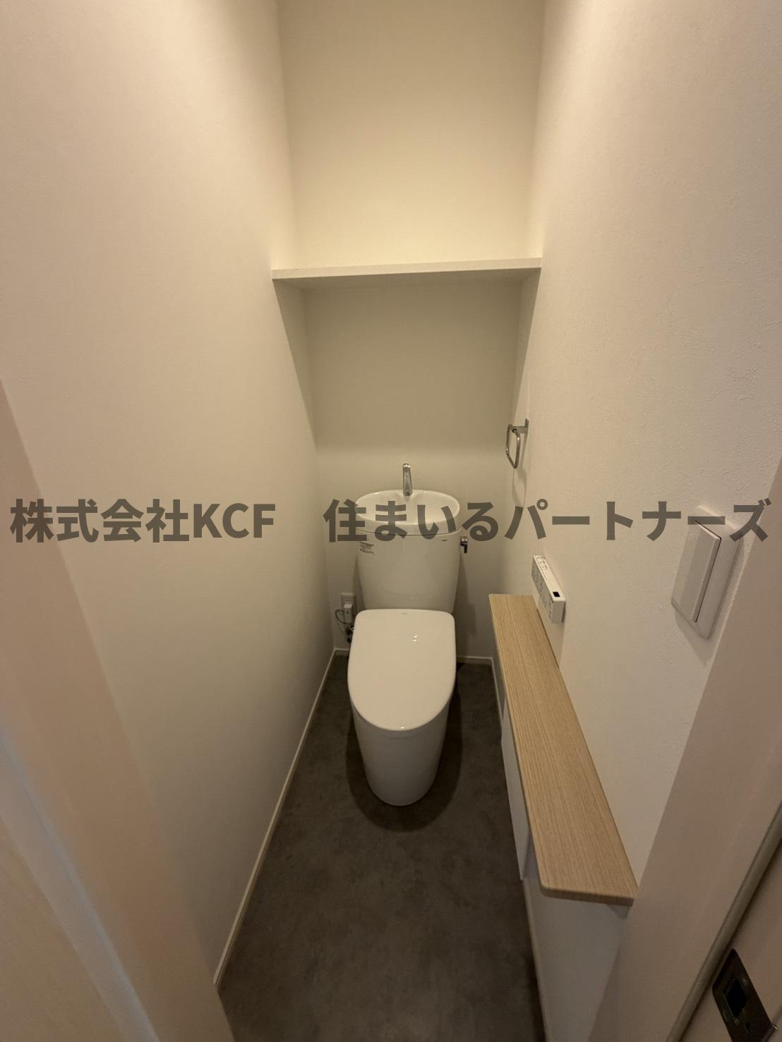 レアルノアールのトイレ|落ち着いた色調のトイレです