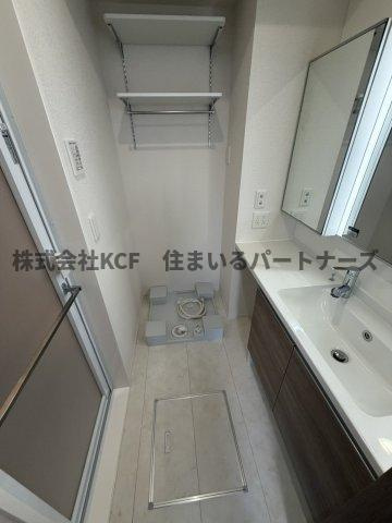 アベリアⅡ番館の洗面所|バルコニーがあります