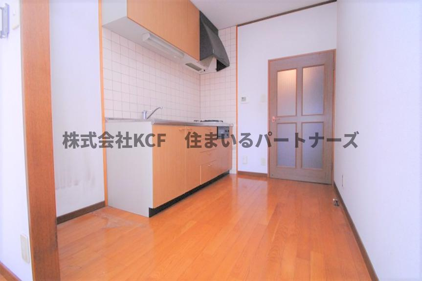 アザレアハイツ葉山の居間・リビング|こちらの居間で趣味の時間をお楽しみください