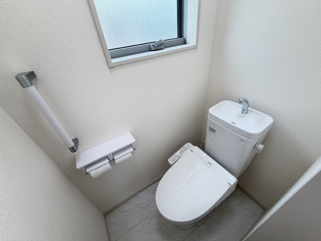 吉岡町大久保　築浅中古住宅のトイレ