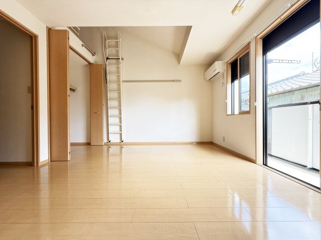 セジュール陽の洋室