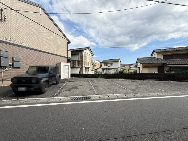 セジュール陽の駐車場