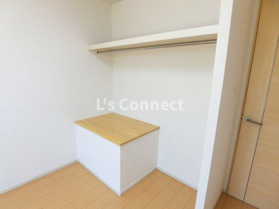 【収納】 | フォンテーヌ | オープンクローゼットでお荷物もすっきり収納。