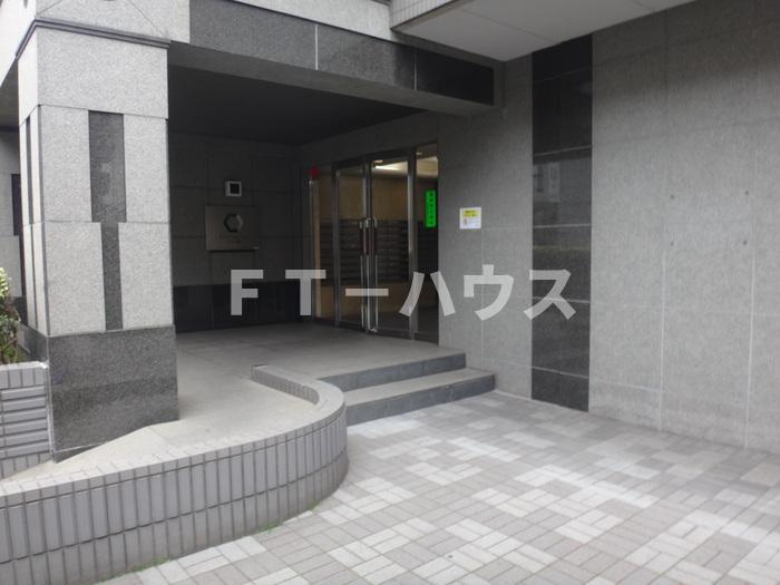 カスタリア船橋のエントランス