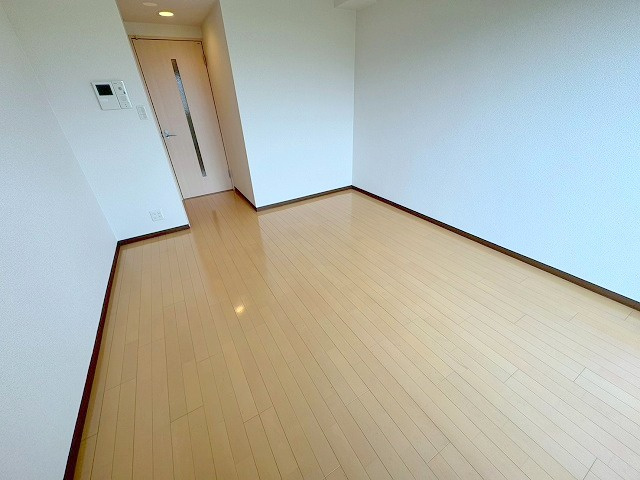 ヴェリテ新大阪の居間・リビング
