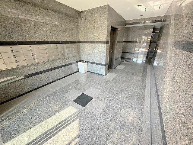 ヴェリテ新大阪のロビー
