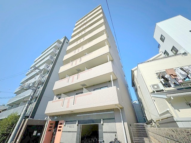 ヴェリテ新大阪の外観