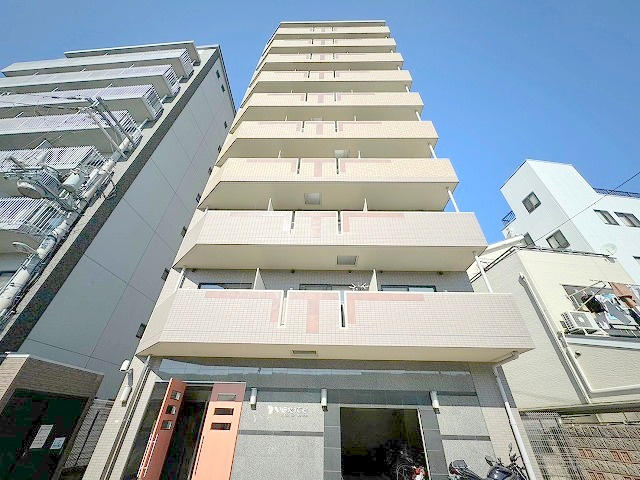 ヴェリテ新大阪の外観