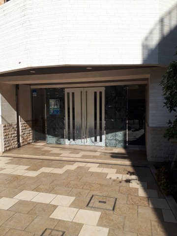 プロフ小石川後楽園のエントランス